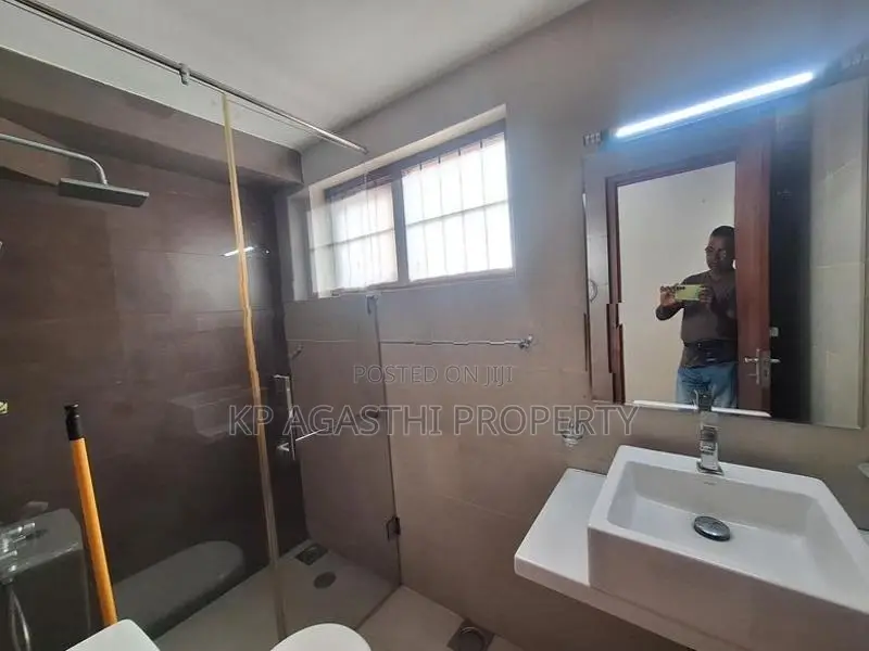 10 P luxury house for sale in Battaramulla
