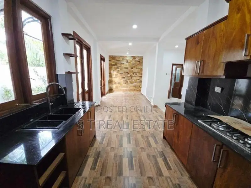 Modern Designed Luxury 2 Story House For Sale In Hokandara