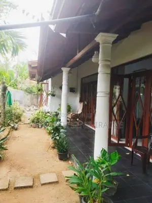 House For Sale in Kiribathgoda Sapugaskanda - 3 Km Away Kadawatha
