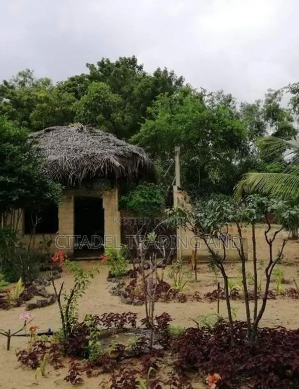 Hotel For Sale In Arugam Bay - CC792