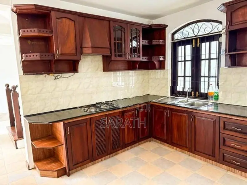 All Rooms A/C - House For Sale Talawatugoda