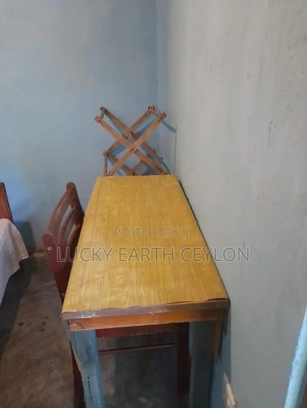 Madiwela Furnished Room with Separate Entrance, for 1male Only (LEC573