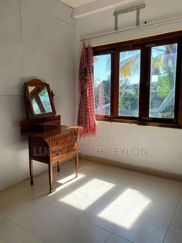 Sale, Asgiriya Kandy, Unfurnished,2 Story House For Sale (NZMS3075)