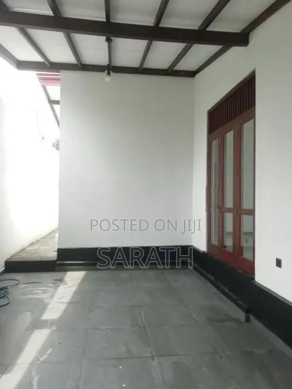 Well Build Single House sale Homagama
