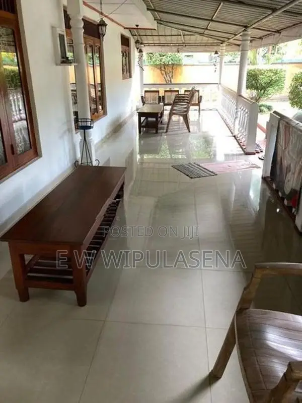 HOUSE for SALE in MALEBE Twon