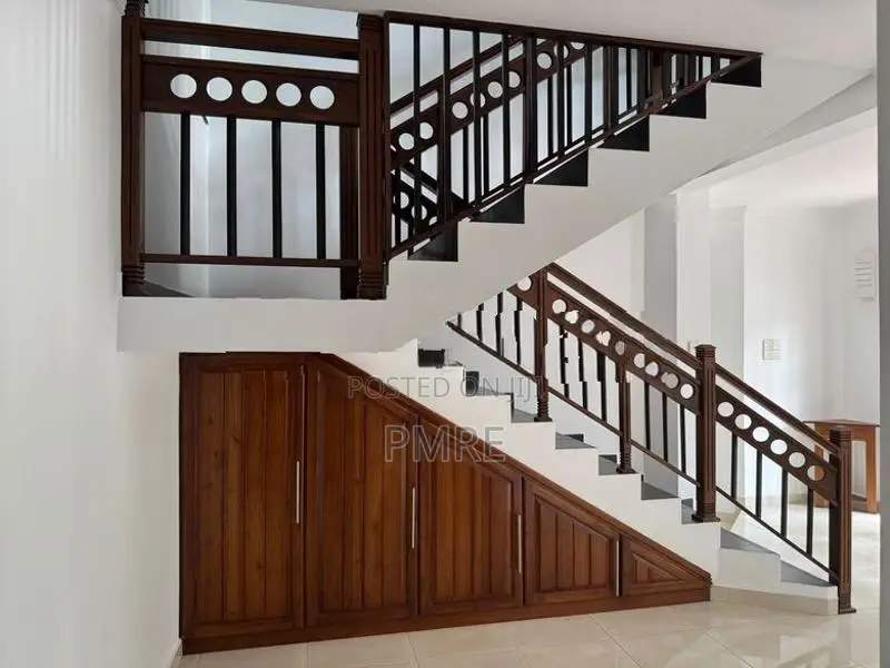 Luxury House for Sale in Ragama, Peralanda road