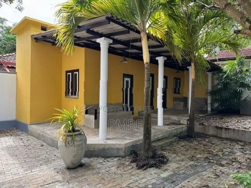Luxury House for Sale in Ragama, Peralanda road