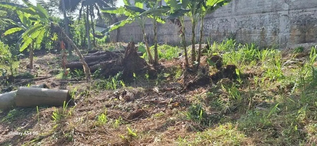Valuable Land In The Vicinity Of Mulleriyawa Arpico Supermarket..
