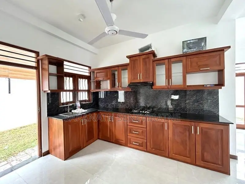 Luxury Brand-New 2 Story House for Sale in Makandana Piliyandala