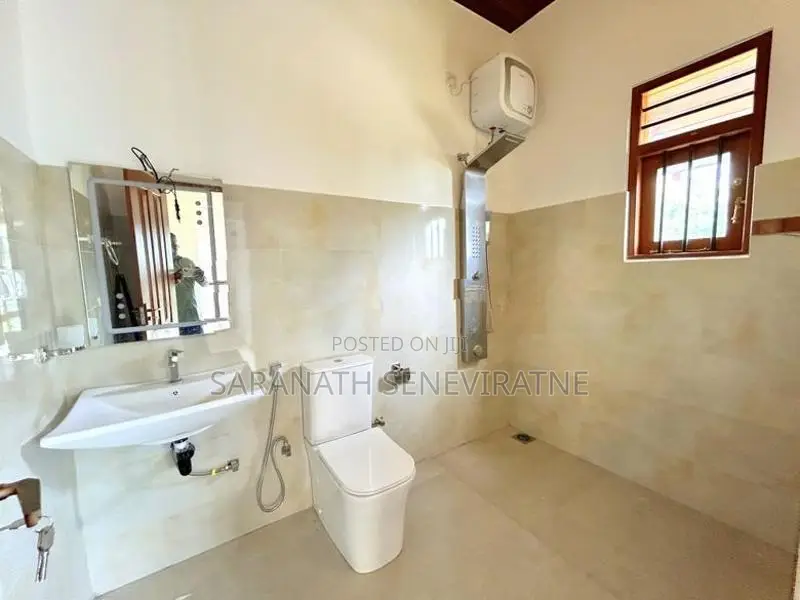 Luxury Brand-New 2 Story House for Sale in Makandana Piliyandala