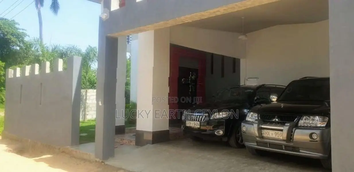 Sale,Piliyandala, Semi Furnished 3 Story House For Sale(NZMS3073)