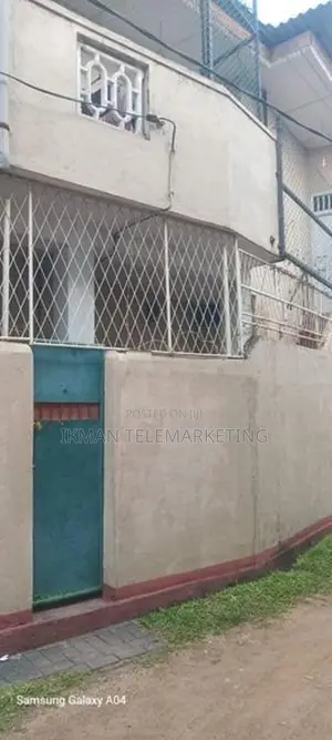 Furnished Room for Working/ Executive Ladies Only