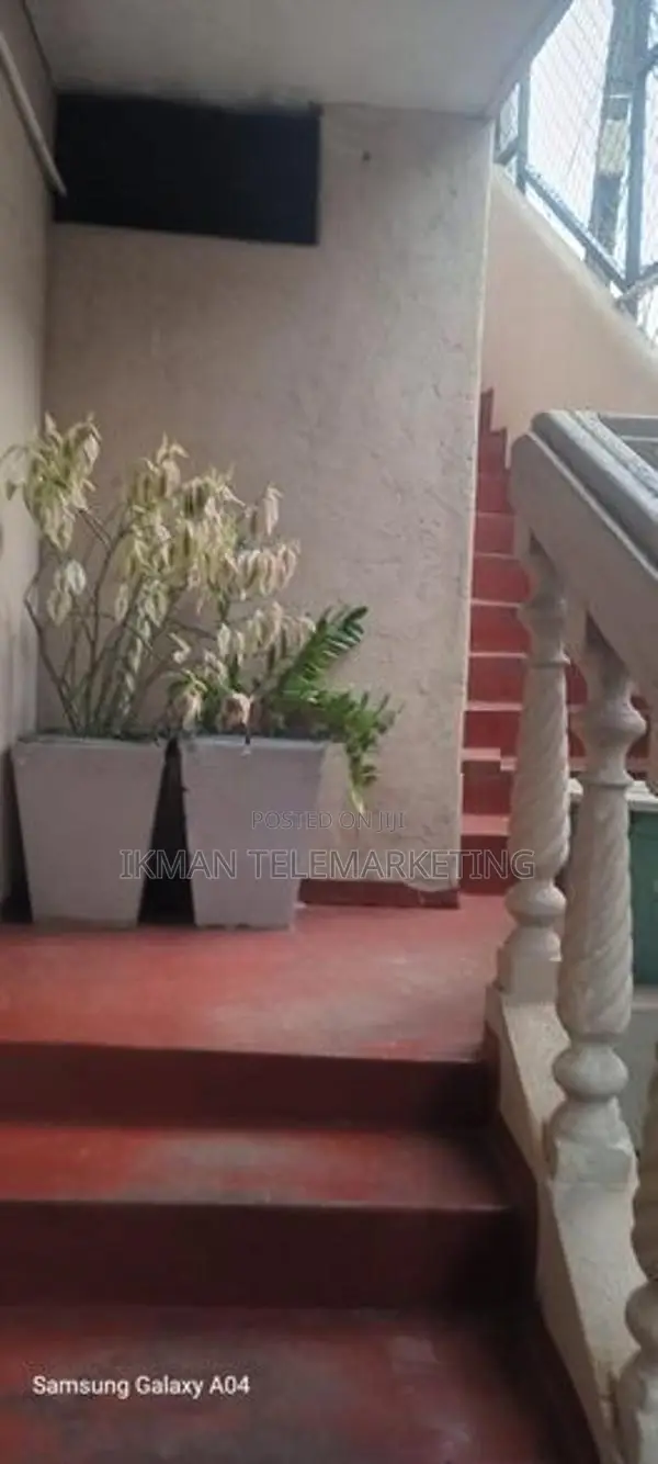 Furnished Room for Working/ Executive Ladies Only