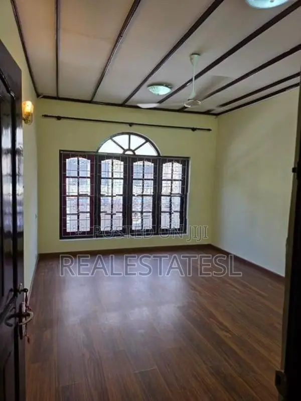 4 Bed Spacious house for rent at dehiwela near galle rd
