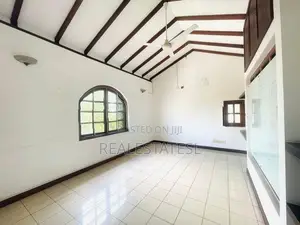 Spacious Modern 10-Bed 6000 Sqft House for Rent – Colombo 05