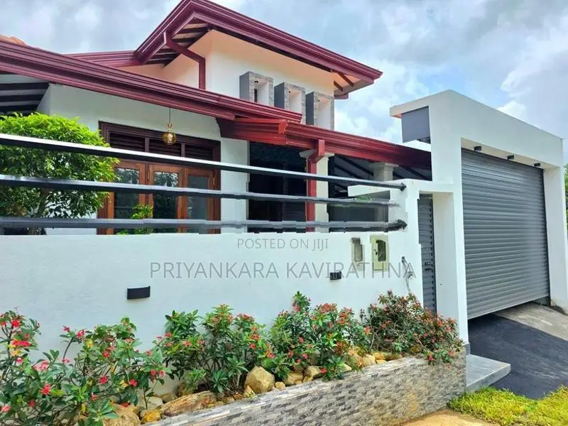 උසස්ම ප්‍රමිතියෙන් ඉදි කල අලුත්ම නිවස ඉක්මනින් විකිනීමට - කහතුඩුව