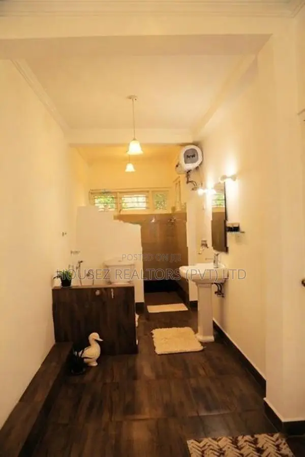 Semi-Furnished 1-Bedroom Apartment for Rent – Kandy