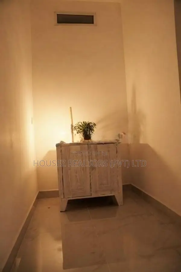 Semi-Furnished 1-Bedroom Apartment for Rent – Kandy