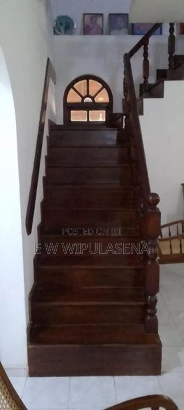 2 STORIES HOURS for SALE in Maharagama Nsvinna