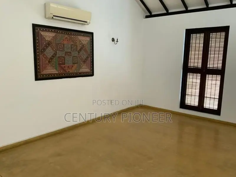 Luxury House For Rent In Nawala with Swimming Pool
