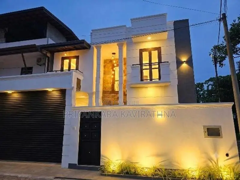 කුඹුරු යායකට මායිම් සුකෝපබෝගී අලුත්ම තෙමහල් නිවස විකිනීමට - බොරලැස්ගමු