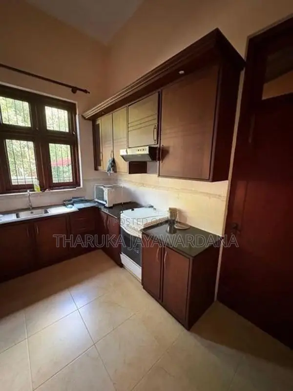 3story house for rent
