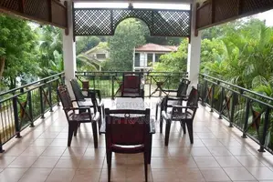 ක්වීන් ඉන් (Queen Inn) නිවාඩු නිකේතනය අනුරාධපුර