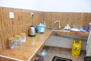 ක්වීන් ඉන් (Queen Inn) නිවාඩු නිකේතනය අනුරාධපුර