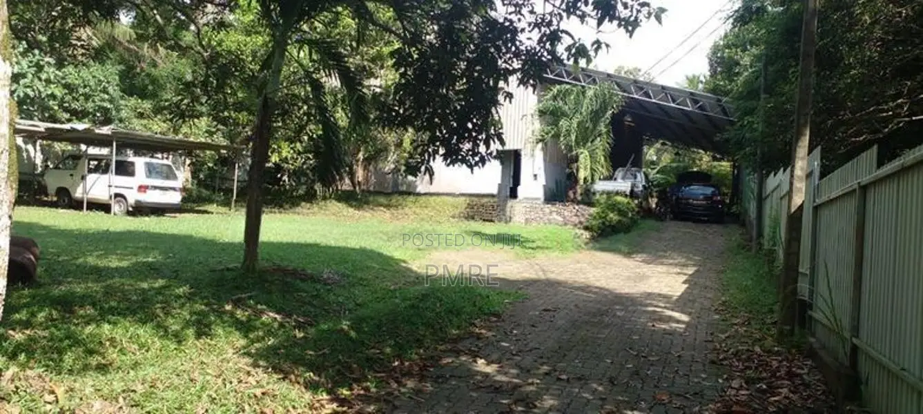 Land for sale in Polhengoda