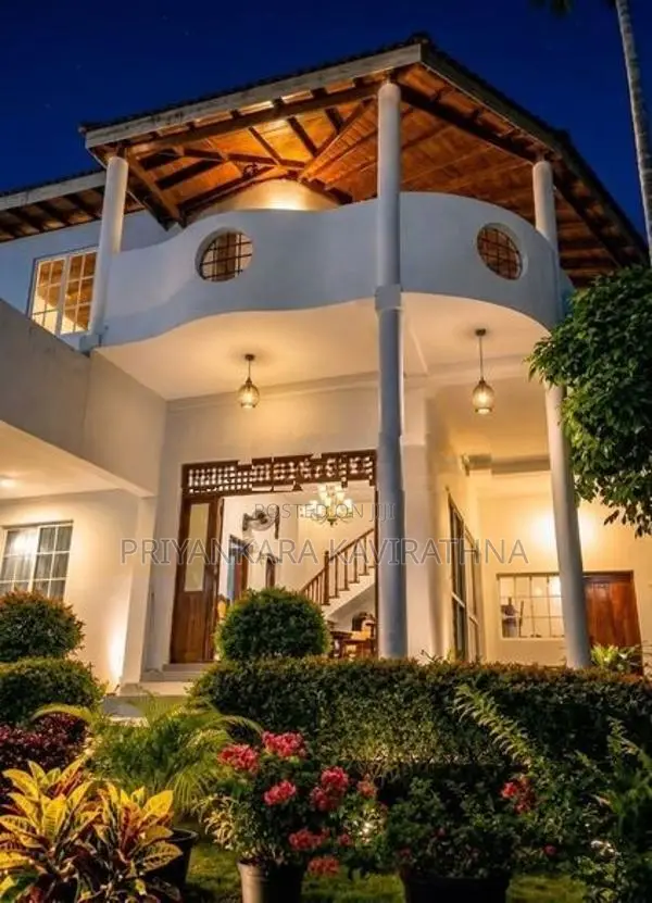 ගෘහ භාණ්ඩ සමග අංගසම්පූර්ණ දෙමහල් නිවසක් විකිනීමට - අරංගල