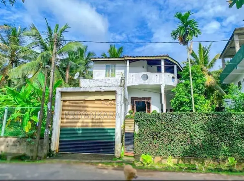 ගෘහ භාණ්ඩ සමග අංගසම්පූර්ණ දෙමහල් නිවසක් විකිනීමට - අරංගල