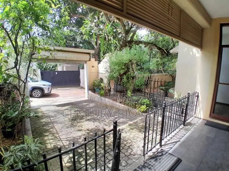 06 Bedrooms House For Sale In Rajagiriya