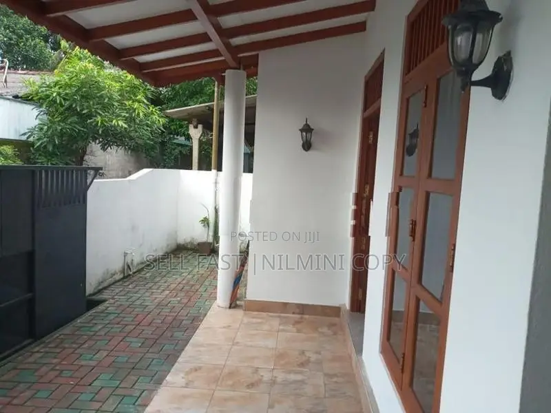 House For Sale Kaduwela Bomiriya