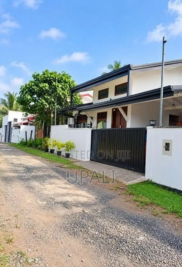 Modern 3-Bedroom House For Sale Watareka In Meegoda