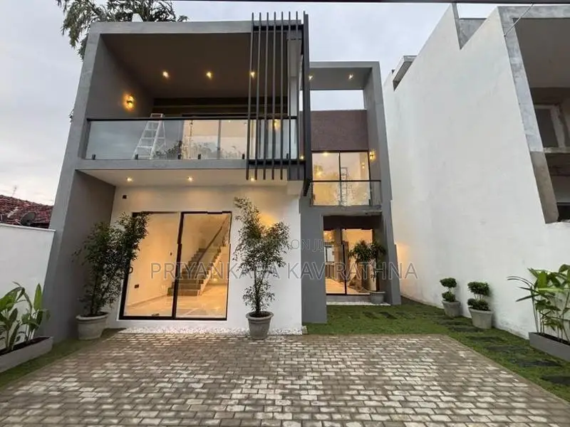 Luxury Houae For Sale in Kandana