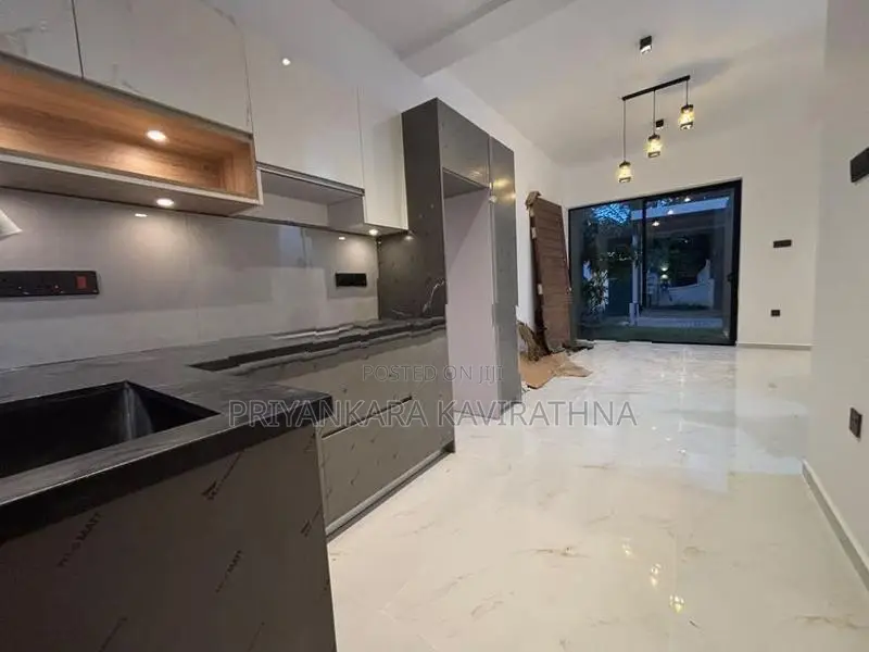 Luxury Houae For Sale in Kandana