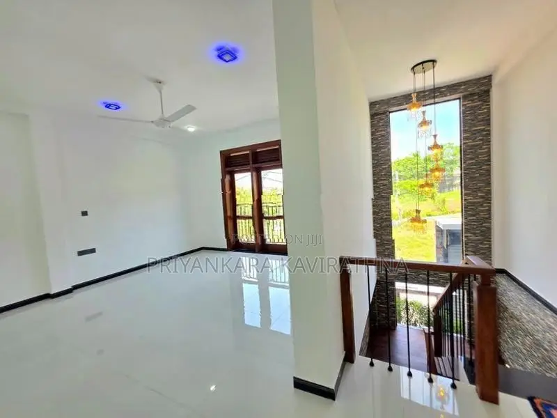 Luxury House For Sale in Kahatuduwa