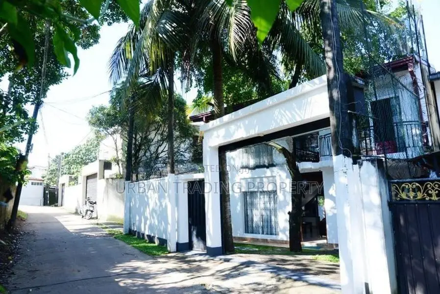 Newly Built 02 Story House for Sale in Pamunuwa Maharagama.