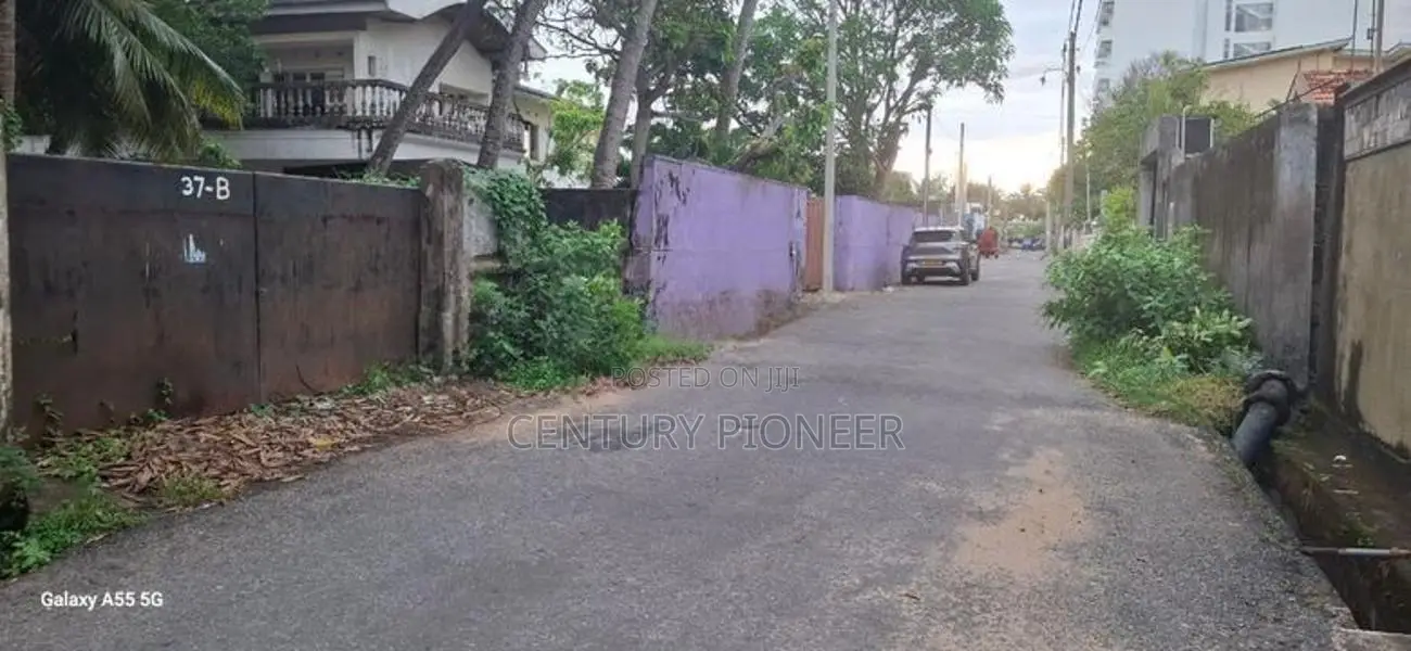 Land available for sale in Dehiwala