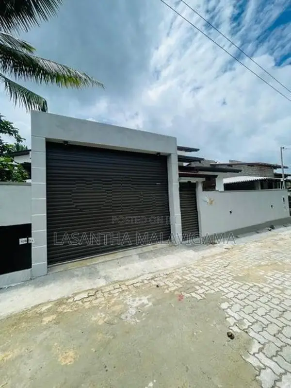 Brand New Single Story House for sale in Athurugiriya Habarakada