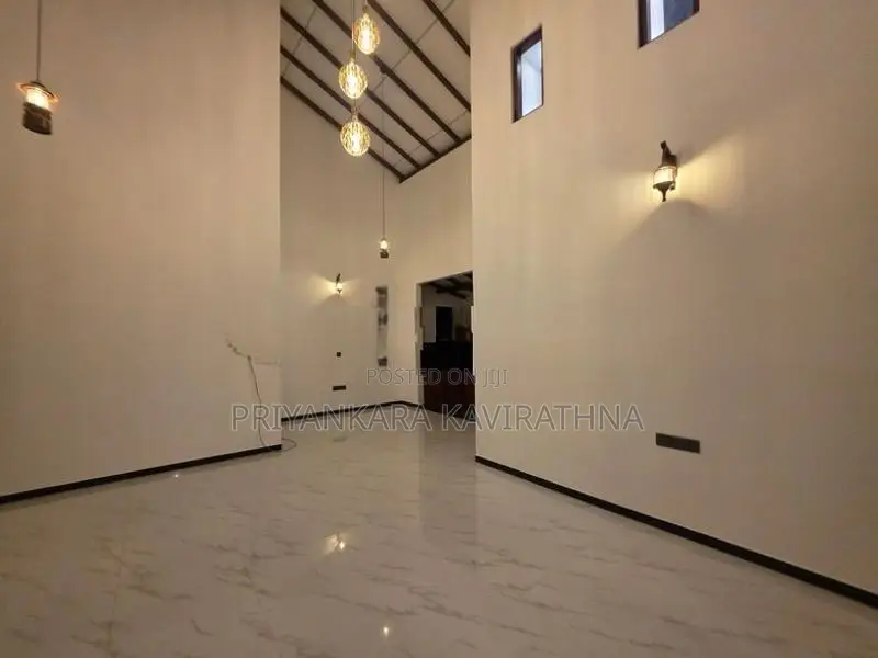 Solid Single Storied House For Sale in Kahatuduwa