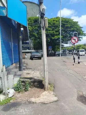 FOR SALE - 5.72 Perches Bare Land Borella Heart! 📍