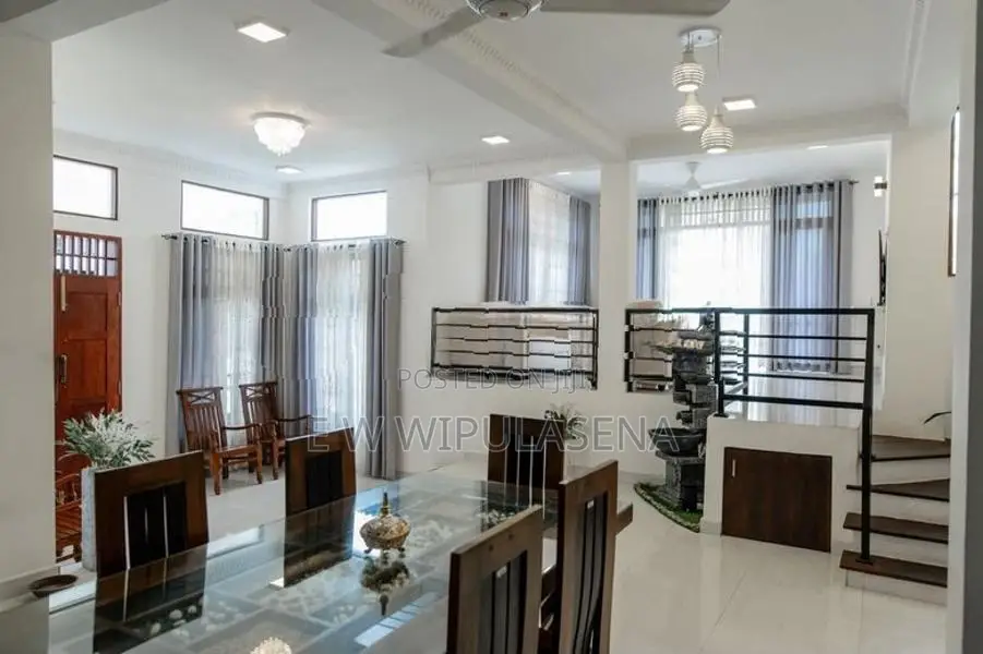 STUNNING 3-STOREY LUXURY HOUSE FOR SALE IN PANNIPITIYA