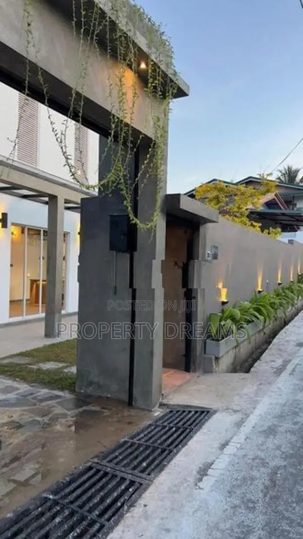 🏡 Elegant Family Home for Sale in a Prime Location