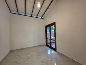 Luxury House For Sale in Gonapola