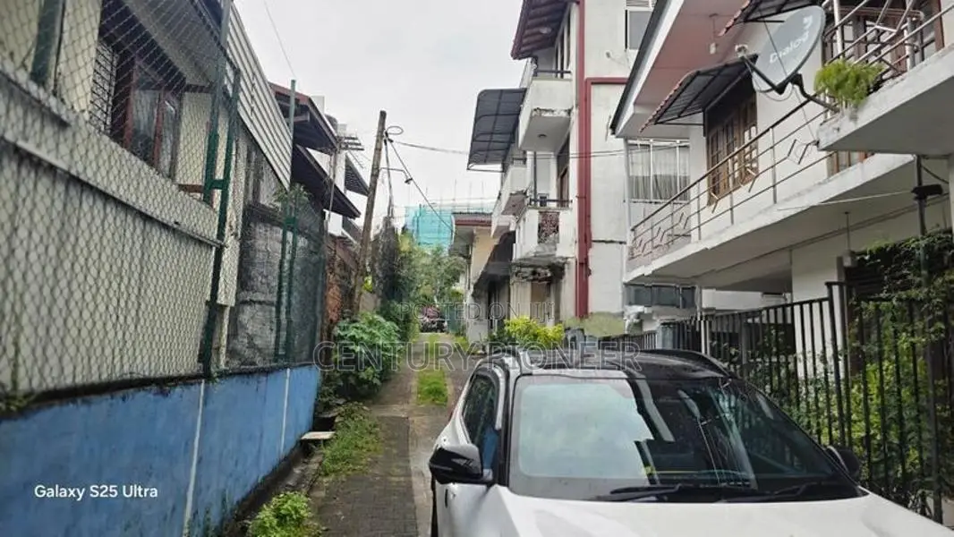 Land For Sale In Nawala - 8.18P