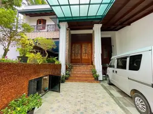 Luxury House For Sale in Thalahena With Pool