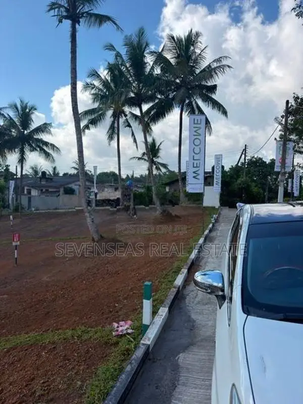 Best Valuable Land For sale in Polgasowita