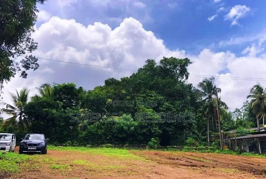 Prime plots of land for sale near homagama Town