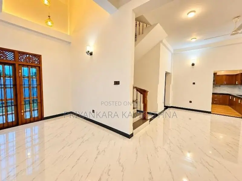 මනරම් වෙල්යායකට මූණලා පිහිටි සුකෝපබෝගී දෙමහල් නිවස විකිනීමට - කැස්බෑව